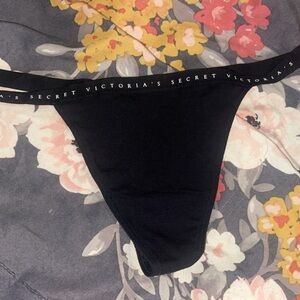 Victoria's Secret Black Thong V String Size L